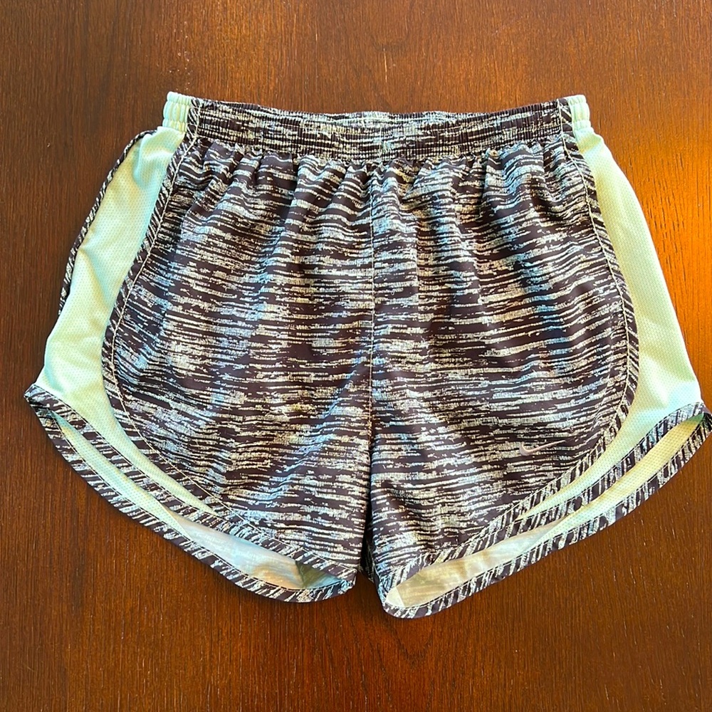 LN Nike Tempo black & green stripe shorts